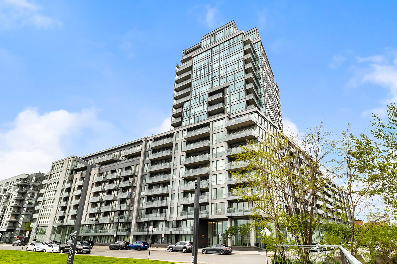 1025 Rue de la Commune E.